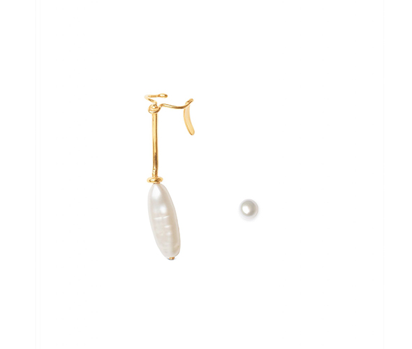 Mismatched pearls earrings