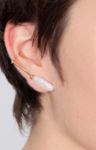 Mismatched pearls earrings