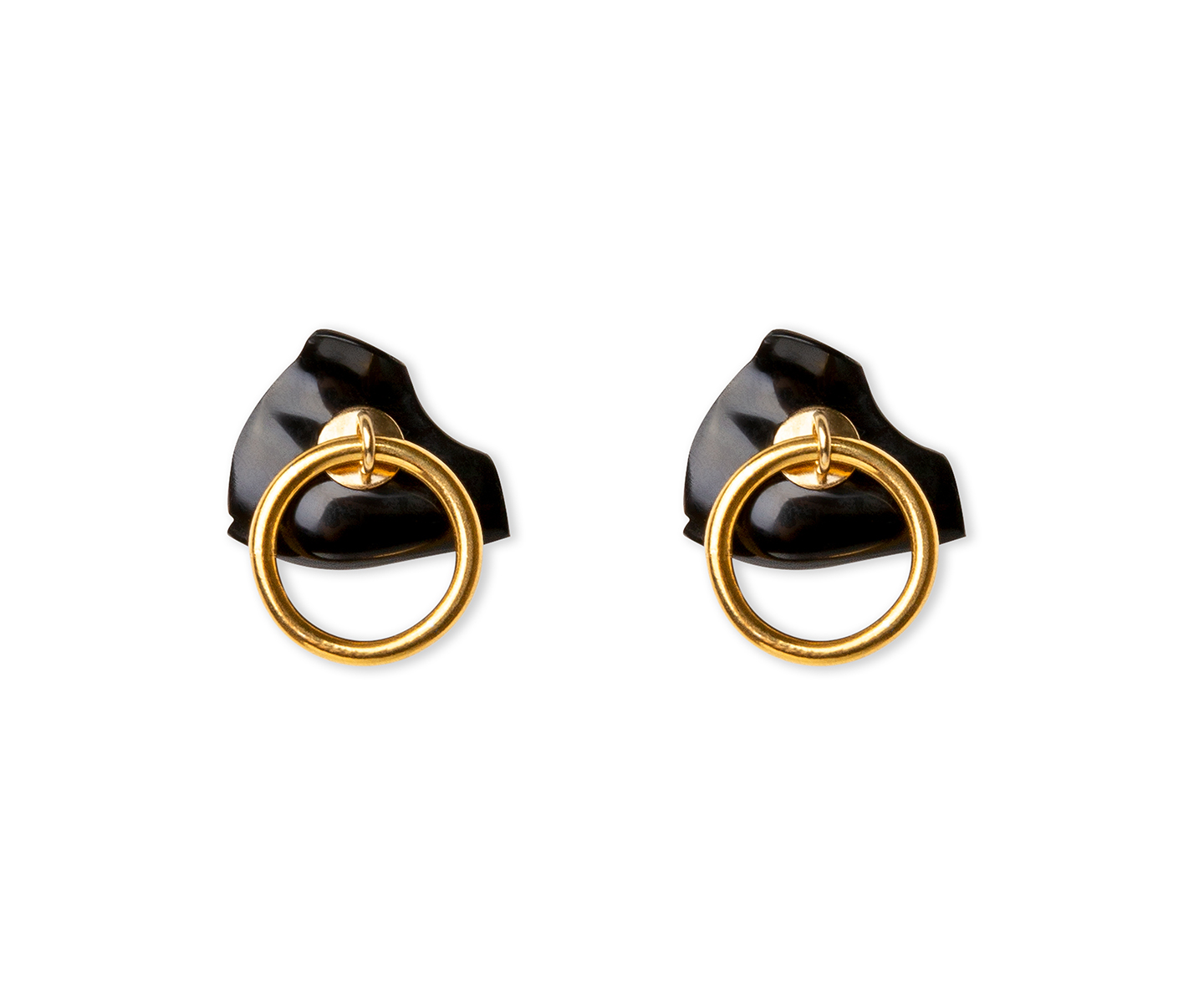 Gold earring with hoop and false onyx dilation