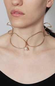 Original gold choker with a pearl