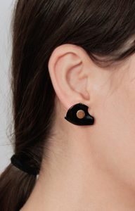 Black dilatation earring